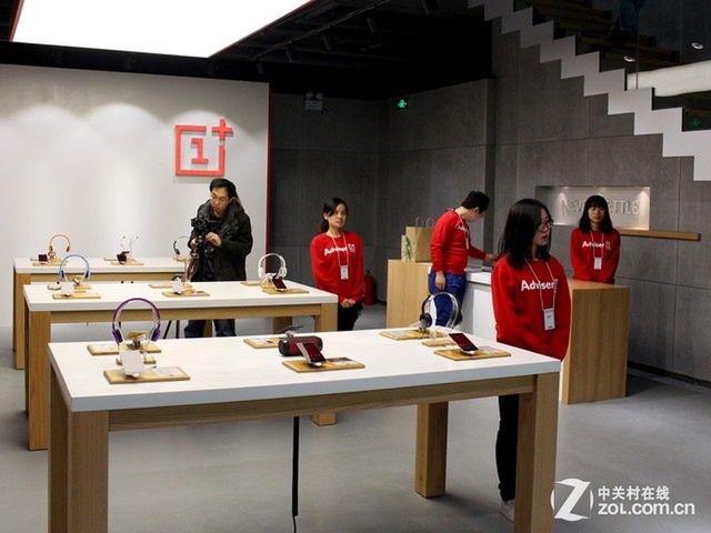 W skrócie: OnePlus Store, darmowy internet w Heyah i gigantyczna reklama Androida