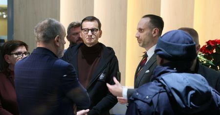 List do 500 osób za granicą. "Bezprecedensowa, polityczna akcja"