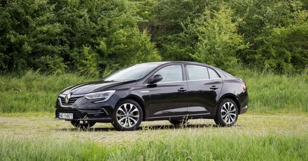 Test: Renault Megane GrandCoupe dCi 115 EDC - najtańszy (i najoszczędniejszy) diesel w Polsce