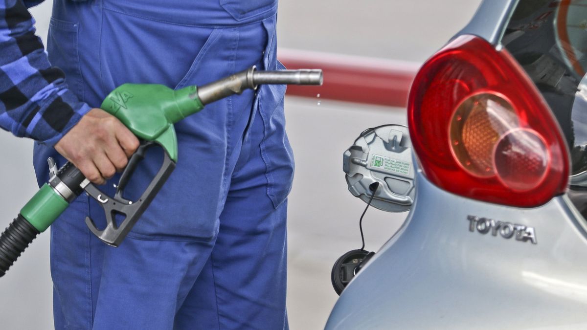 Tankowanie nie zawsze jest bezpieczne. Jakość paliw jednak się poprawia