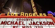 Świat płacze po Jacksonie (ZDJĘCIA)