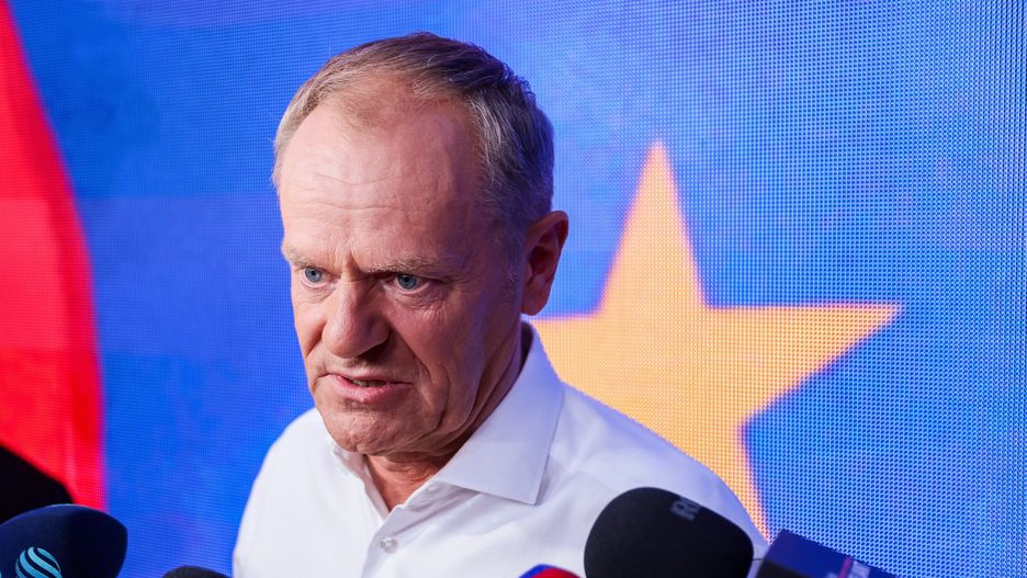 Donald Tusk jest jednym z głównych negocjatorów podczas nieformalnego unijnego szczytu w Brukseli ws. podziału stanowisk w UE po wyborach do PE