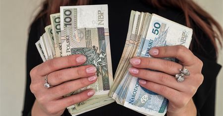 Polka straciła ponad 100 tys. zł. Była pewna, że rozmawia z konsultantem