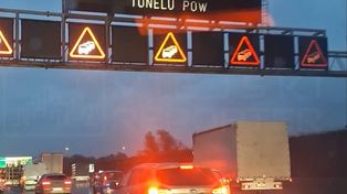 21-kilometrowy korek na trasie S2. Występują potężne utrudnienia w ruchu