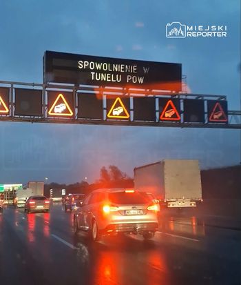 21-kilometrowy korek na trasie S2. Występują potężne utrudnienia w ruchu