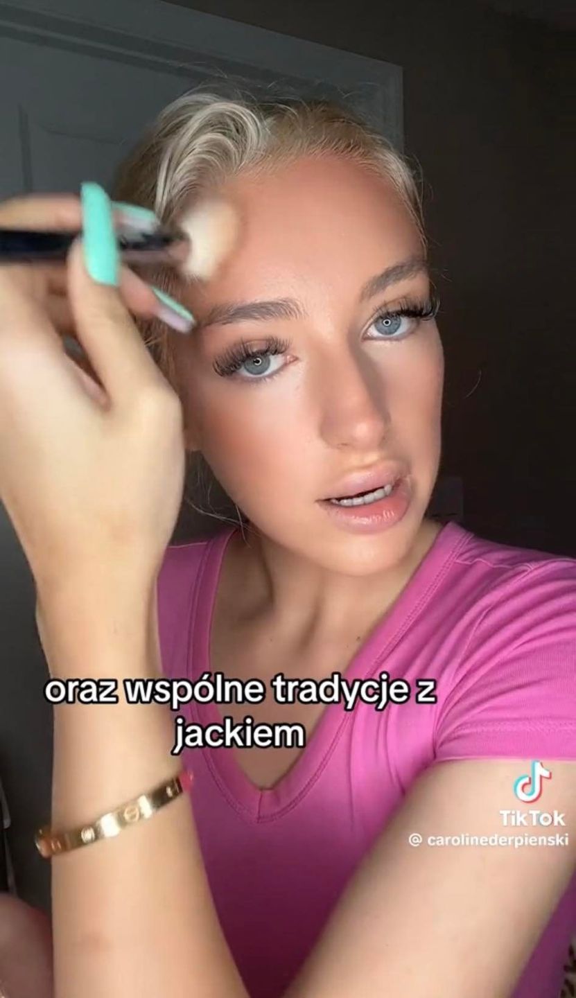 Coming out Caroline Derpienski
