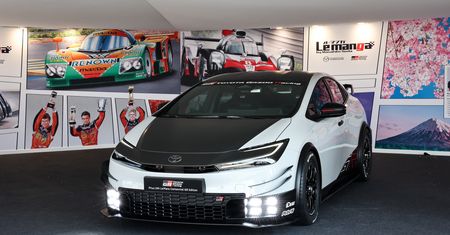 A jednak! Toyota prezentuje Priusa w wersji GR. Na razie tylko koncept