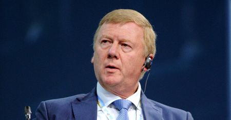 Anatolij Czubajs widziany na Cyprze. Wcześniej musiał wyjechać z Rosji