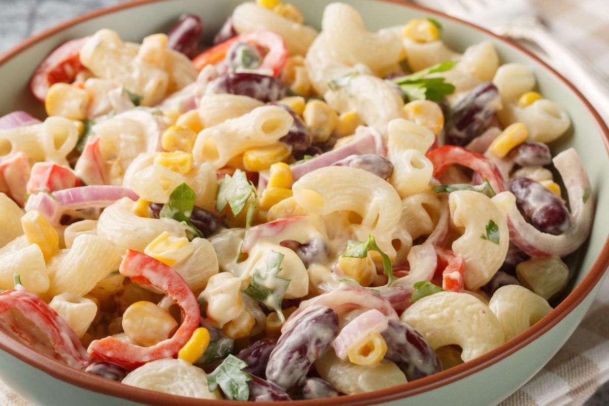 Na Wielkanoc robię 3 miski tej sałatki. Jest tak pyszna, że za każdym razem jej brakuje