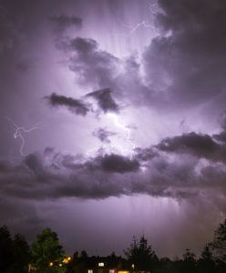 Pogoda. IMGW przedłużył ostrzeżenia przed burzami dla trzech województw