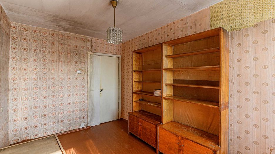 Regał rodem z czasów PRL