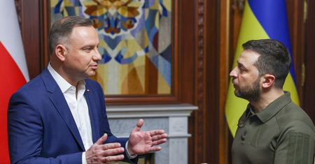 Polacy będą mieli "specjalny status" w Ukrainie. Zełenski zapowiedział ustawę