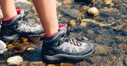 Buty trekkingowe damskie – na co zwrócić uwagę w trakcie zakupu?