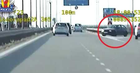 Szalony manewr kierowcy BMW. 21-latek odpowie za to przed sądem
