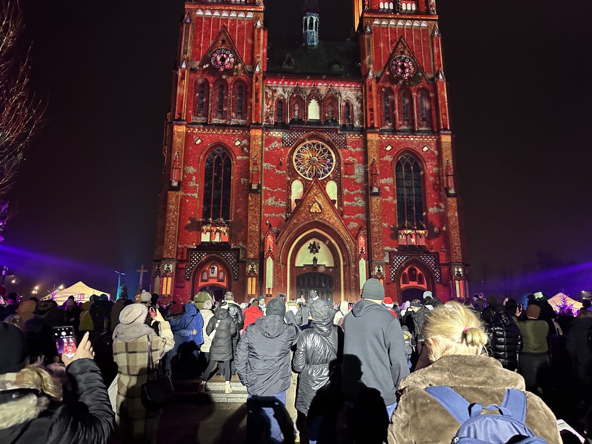 Fantastyczny mapping na ścianie frontowej bazyliki św. Antoniego Padewskiego w Rybniku