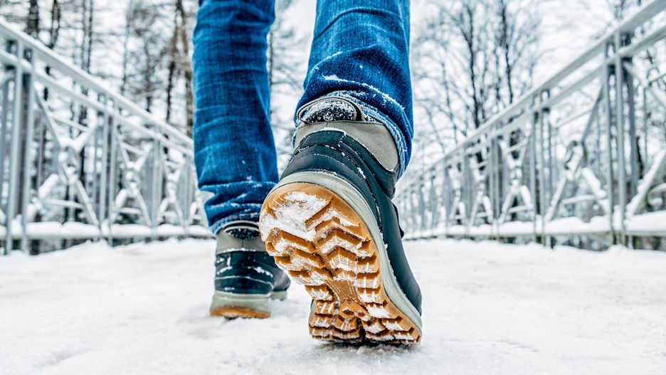 Męskie buty zimowe przede wszystkim powinny być funkcjonalne.