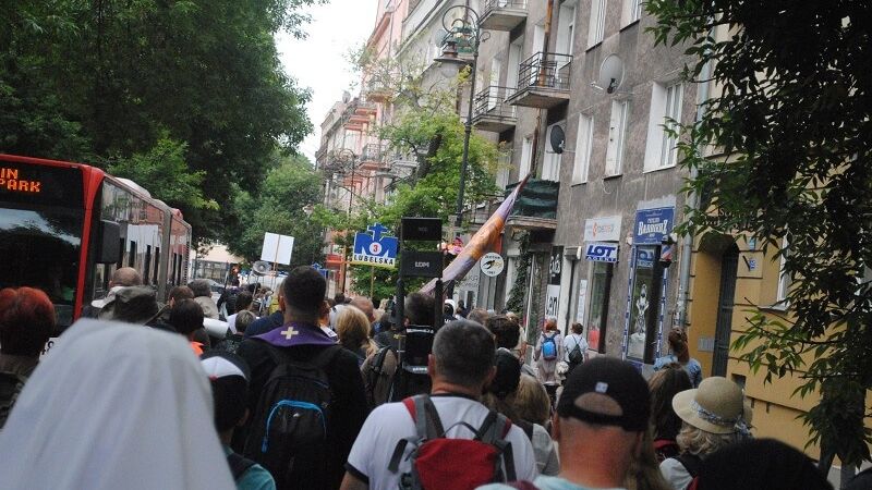 Przejście pielgrzymów ulicami Lublina