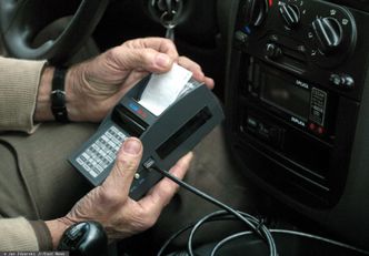 Taksówkowy problem dla firm i pracowników. KAS: trzeba zapłacić podatek