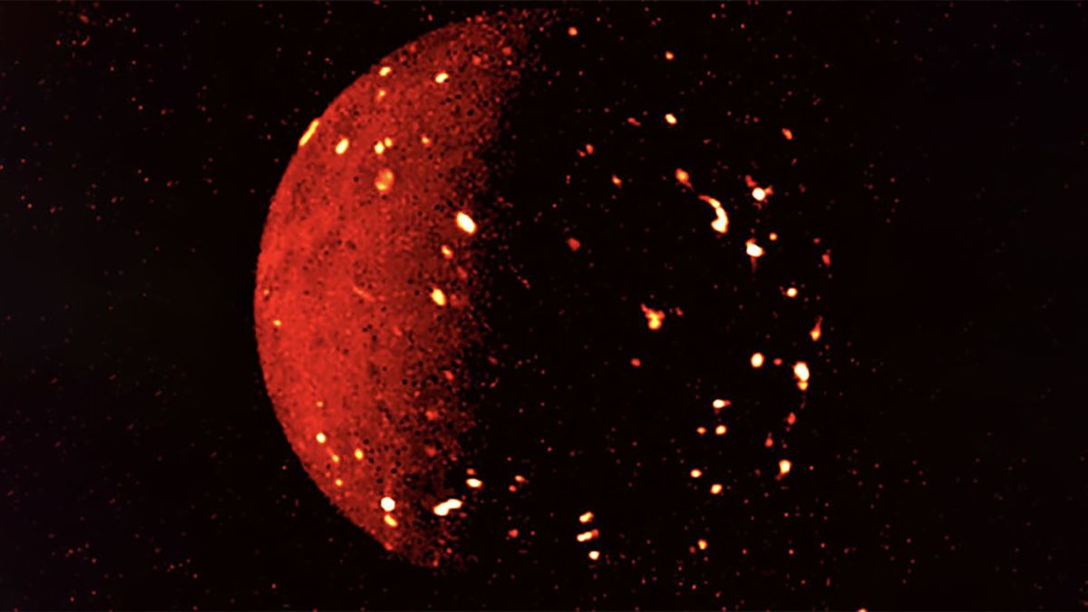 Księżyc Io ukazany przez kamerę JIRAM na sondzie Juno.