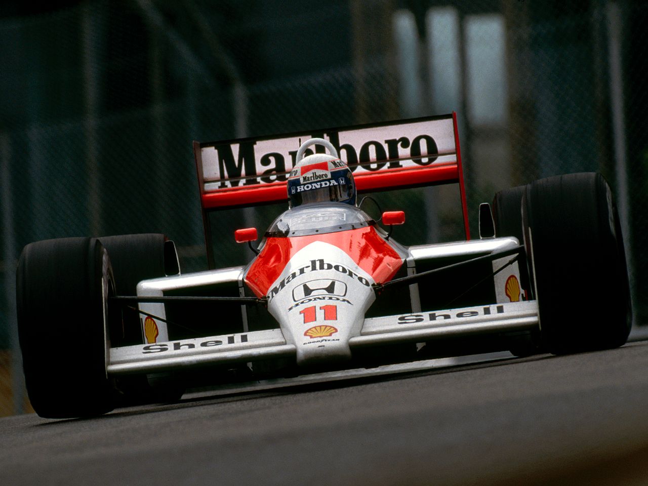 Niesamowity McLaren MP4/4