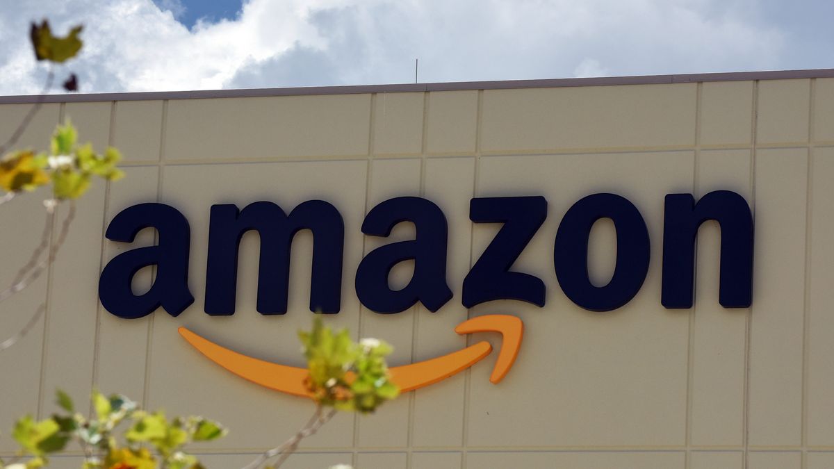 Amazon zatrudnia szefa NSA z czasów projektu PRISM, fot. Getty Images