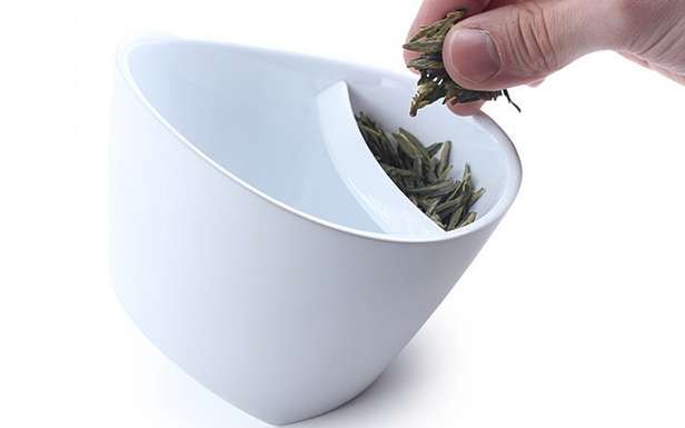 Tipping Teacup (Fot. Uncommon Goods)