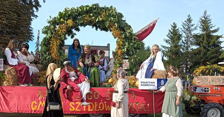 Koronacja Bolesława Chrobrego na Dożynkach w Szydłowie