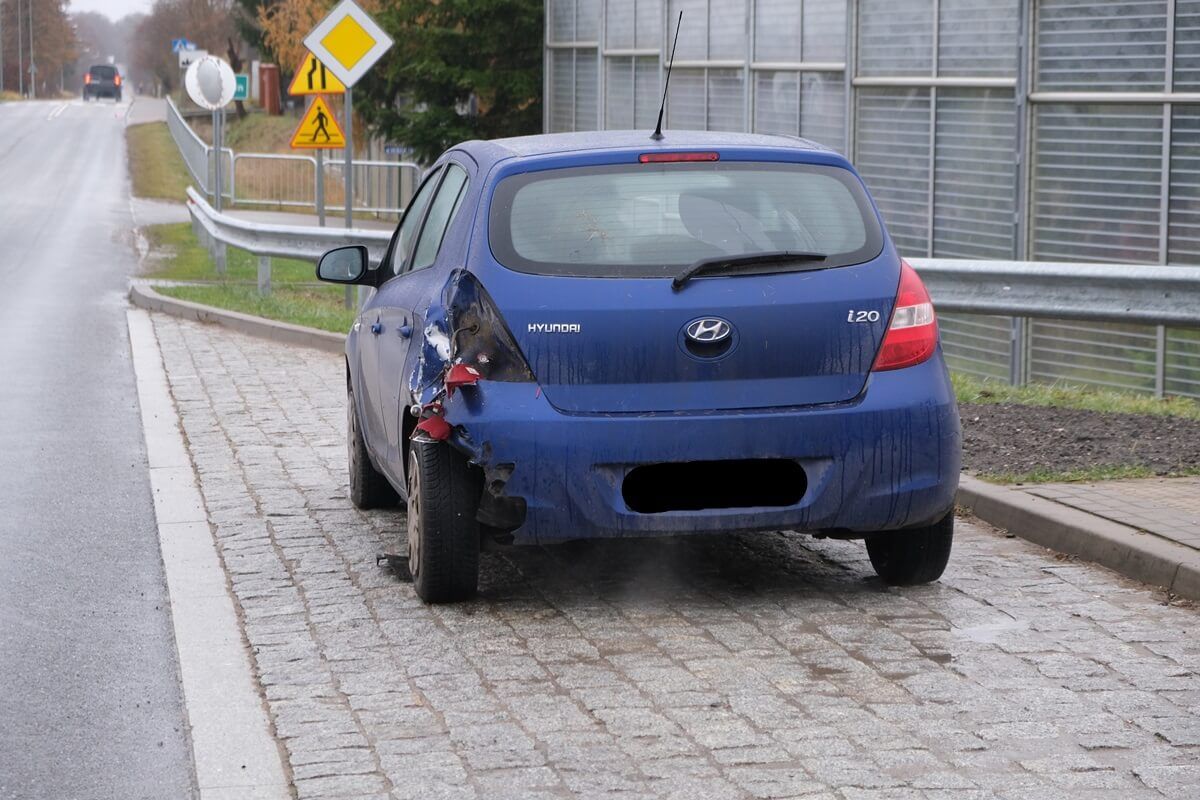 Zderzenie kilku pojazdów na wiadukcie nad S19 w Snopkowie