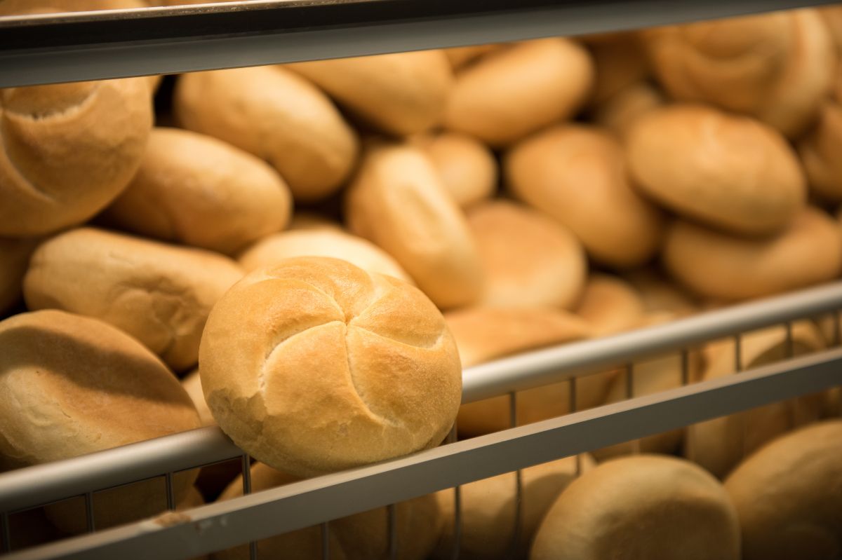 Here's how bread from supermarkets is made. The truth may surprise you.