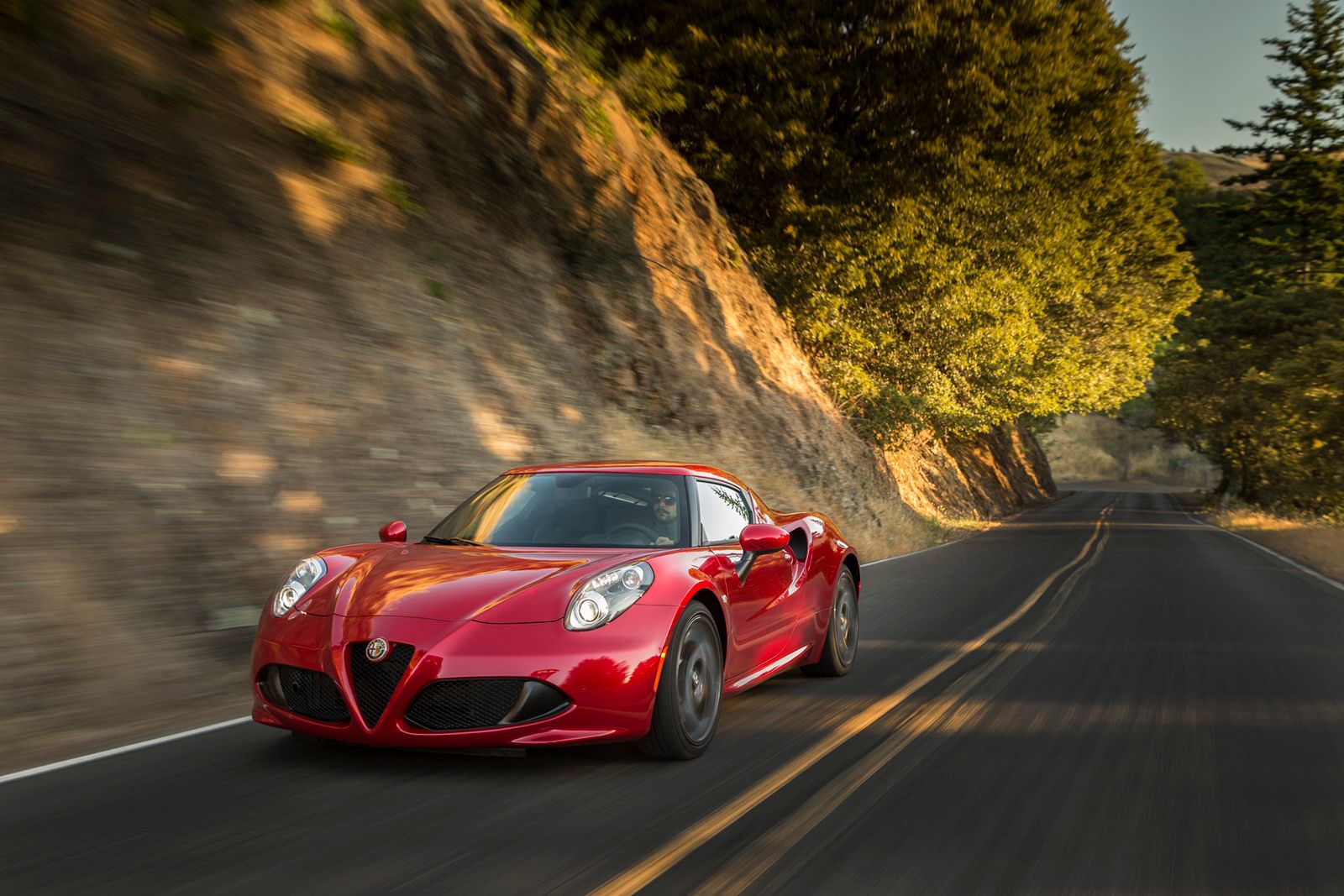 Alfa Romeo 4C w wersji na rynek amerykański w obszernej galerii zdjęć 73