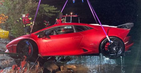 Pomylił pedał gazu i hamulca. Lamborghini wylądowało w jeziorze