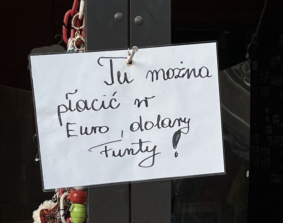 euro, finanse, unia europejska, wymiana pieniędzy Euro w polskich portfelach? Niechciana zmiana kiedyś nastąpi