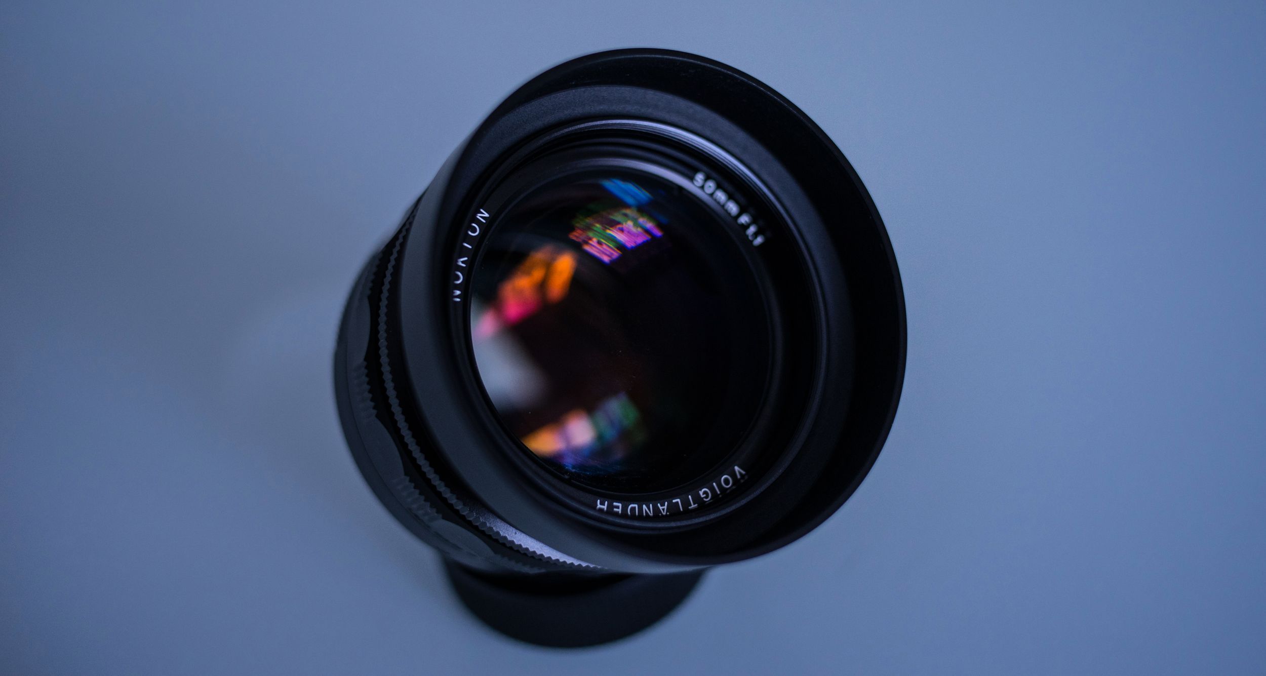 Voigtländer VM 50 mm f/1.1 Nokton - bardzo jasna pięćdziesiątka, która kreuje własną rzeczywistość [test] 8