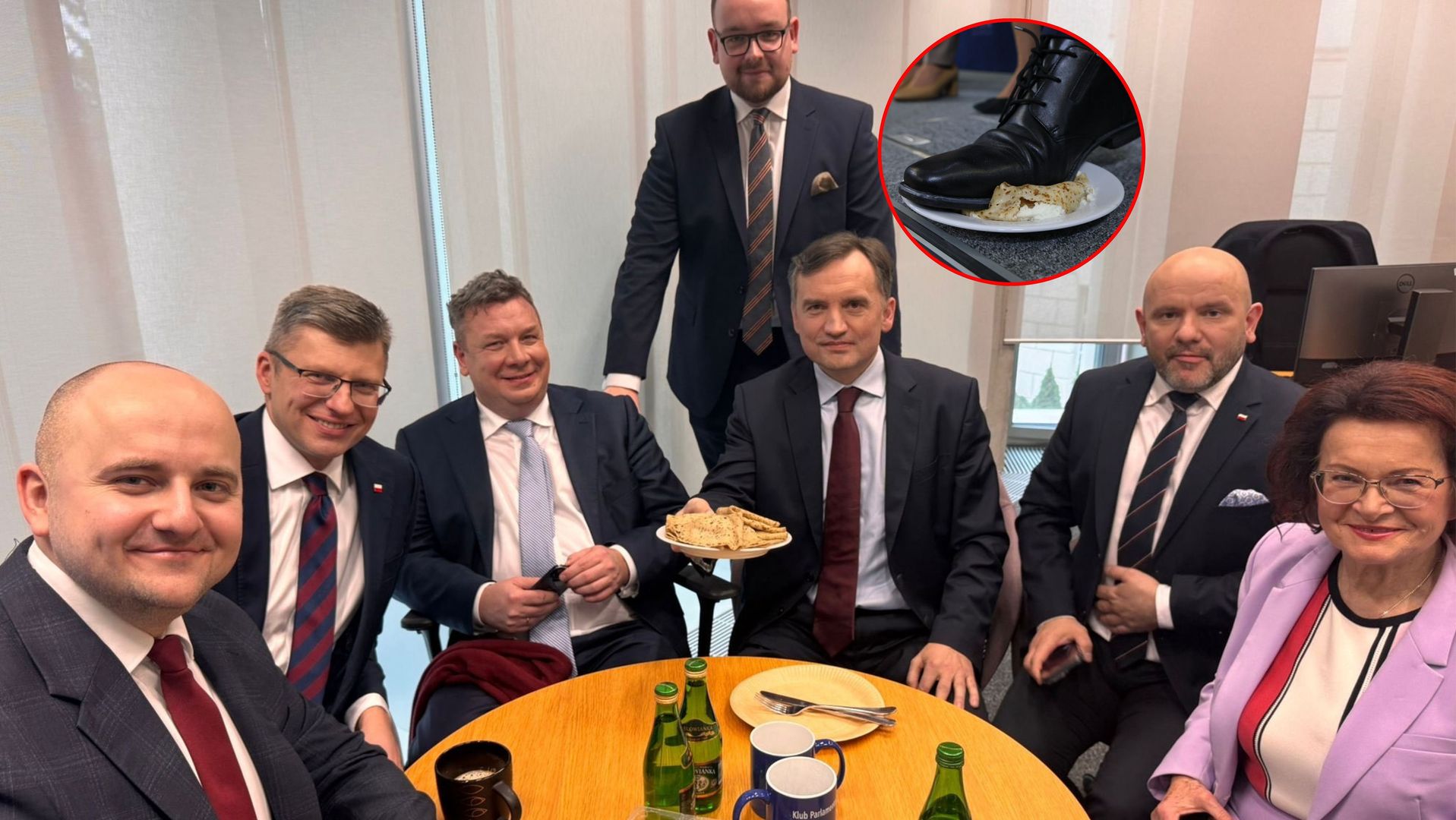 Zamieszanie w Sejmie. Politycy przynieśli naleśniki. Zostały zdeptane