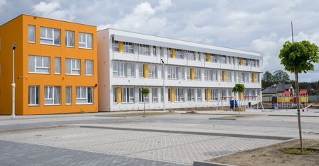 Warszawa. Kończy się budowa nowej szkoły na Białołęce