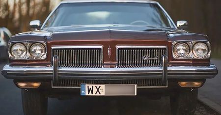 Obecna sytuacja zmusza go do sprzedaży auta. Nasz czytelnik sprzedaje swojego oldsmobile'a