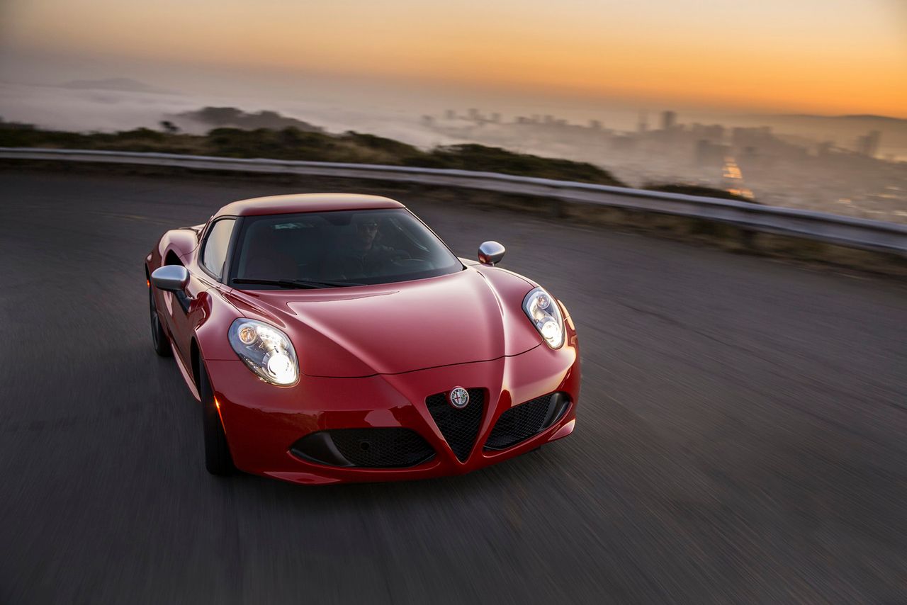 Alfa Romeo 4C w wersji na rynek amerykański w obszernej galerii zdjęć