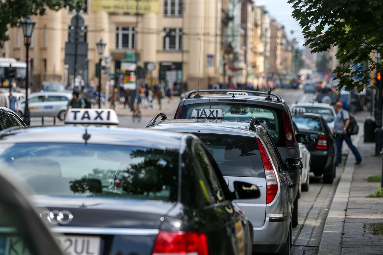 Ulga dla mieszkańców i dla kierowców. Nowa propozycja burmistrza nocnego Krakowa