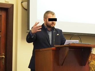 Ruszył proces radnego PiS-u Rafała P. o znęcanie się nad żoną. „W kościele zawsze siadaliśmy w pierwszej ławce”