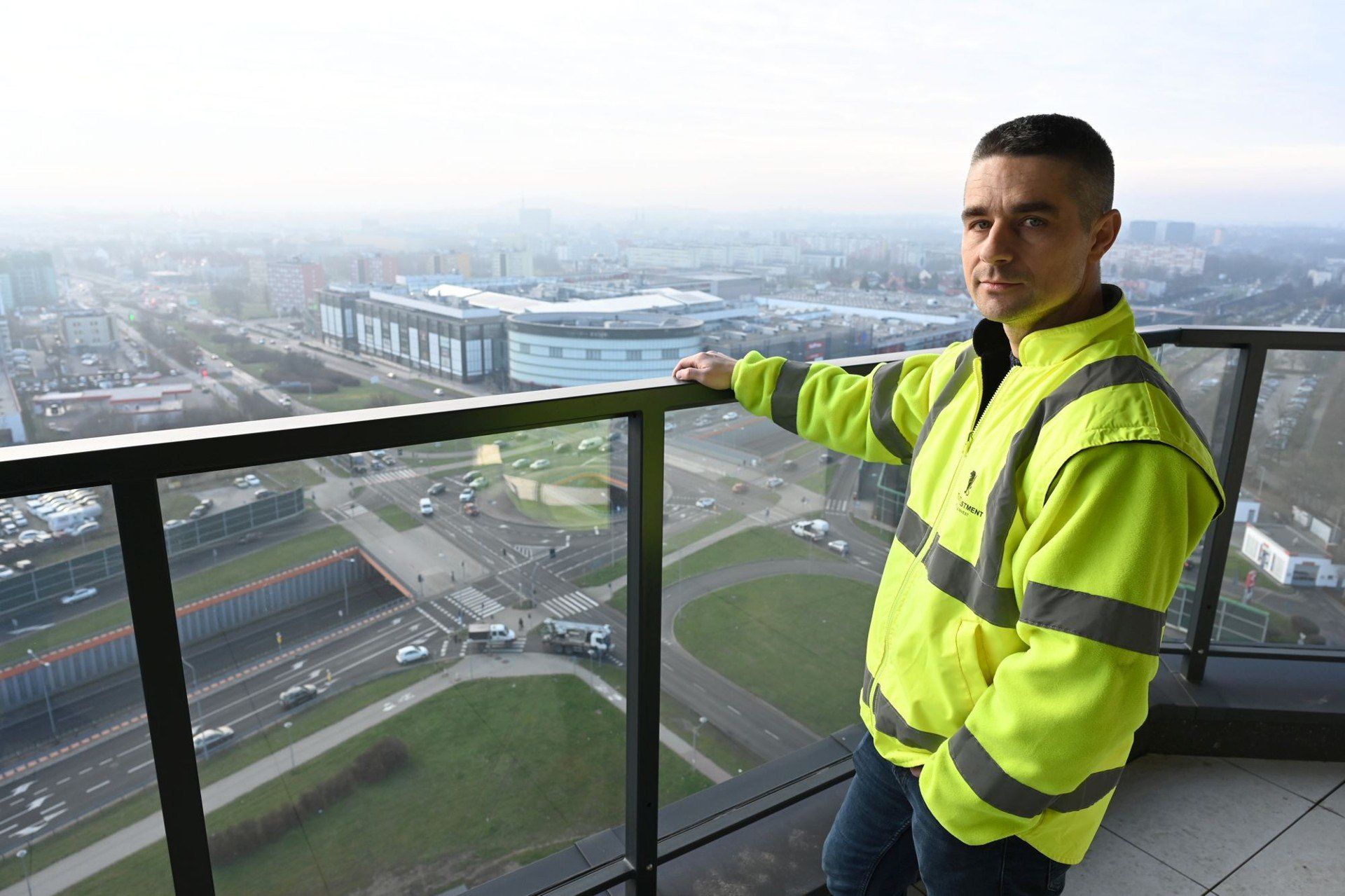 Widok z najwyższego piętra również zachwyca.