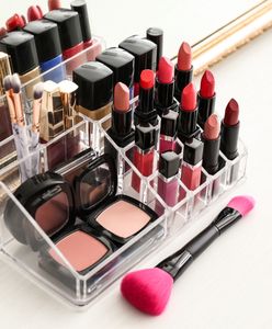 Gigant kosmetyczny zwalnia na Mazowszu. Pracę straci 170 osób