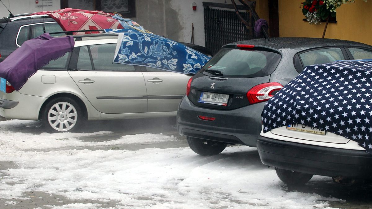 Kierowcy ratują samochody, czym mogą