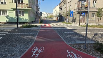 Rowerzysto, jedziesz po czerwonym? To jeszcze nie znaczy, że masz pierwszeństwo. Sprawdzamy zasady poruszania się po Śródmieściu