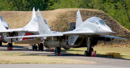 Tajemnicza kradzież w bazie kraju NATO. Zniknęły części myśliwca