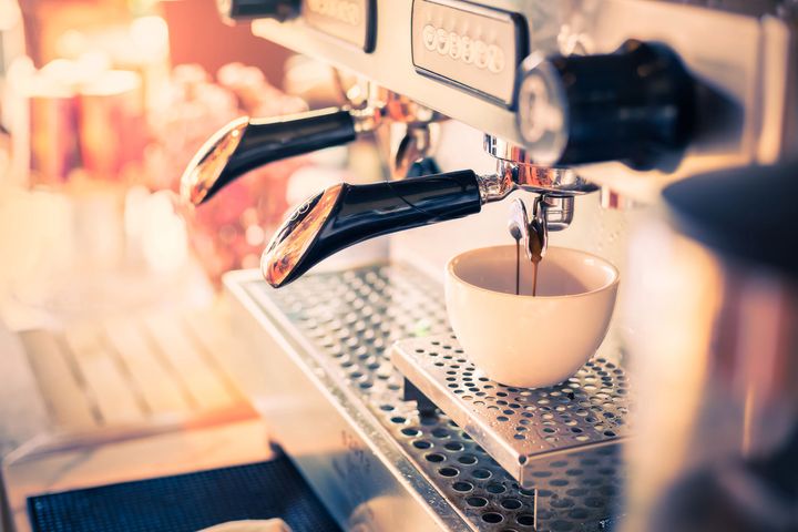 Miłośnicy kawy mogą spokojnie wypić nawet 4 filiżanki kawy dziennie