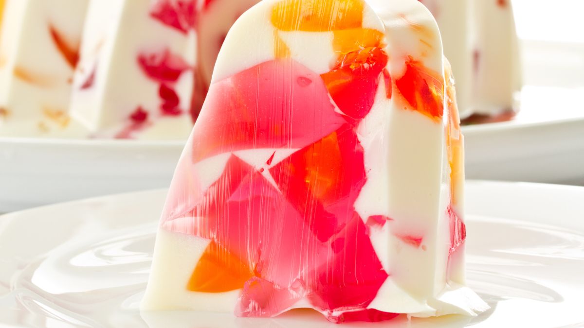 Deser z galaretki, który cieszy podniebienie i oczy