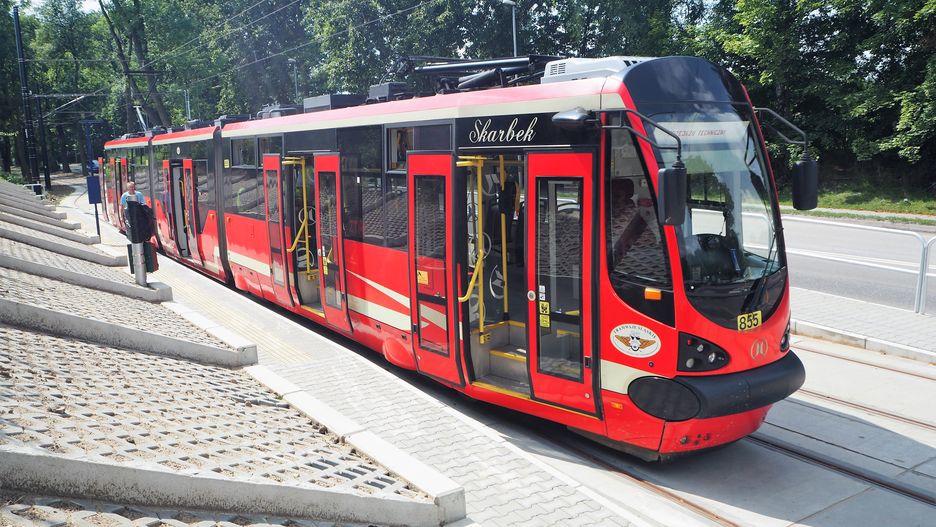 Ruda Śląska. Po remoncie torowiska w Goduli tramwaje wracają na tory.