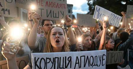 W Ukrainie zawrzało. Zełenski tłumaczy się z podpisu