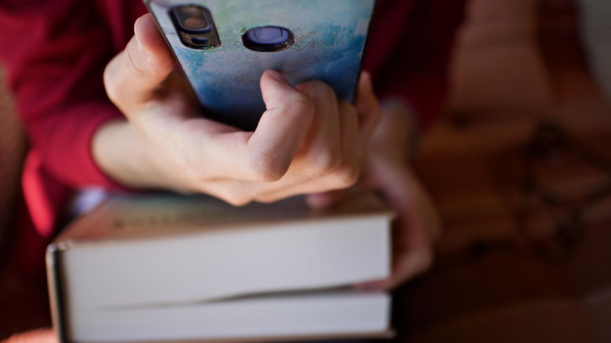 Smartfon i książka