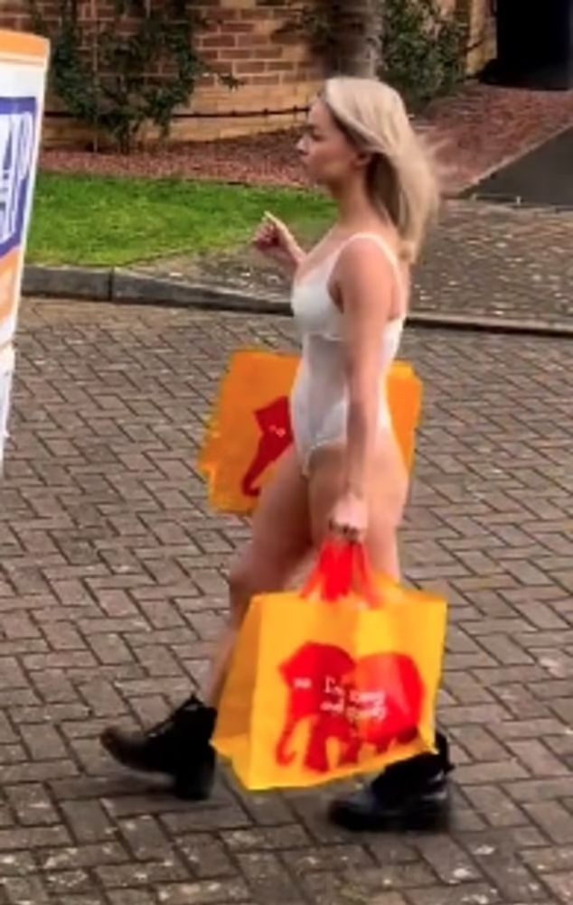 Ola Jordan poszła na zakupy w koronkowym body. "Tak, wiemy, schudłaś"